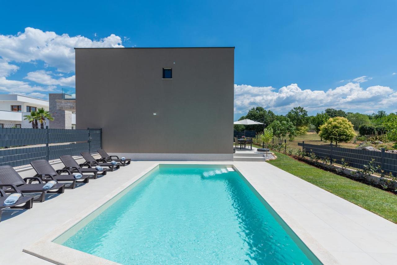 Villa Atena Porec Exterior photo